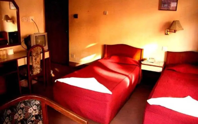 Modern Lai Lai Holiday Inn