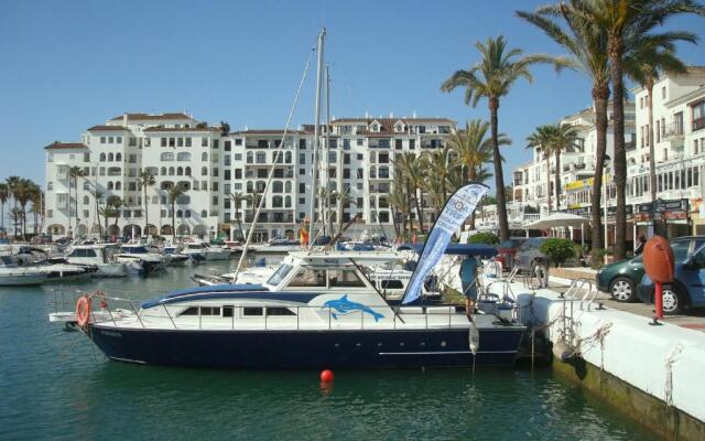 2252-Amazing apt on beach, port view from terrace!