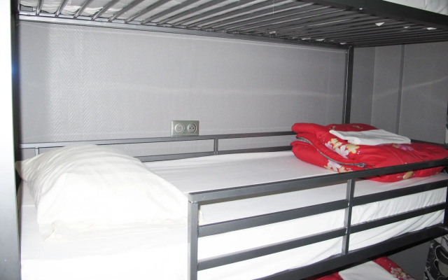 Peace & Love - Hostel