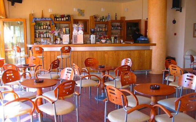 Artemis Hotel