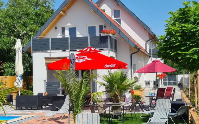 U8 apartmanház