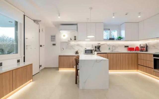 Glyfada Coastside Apartment