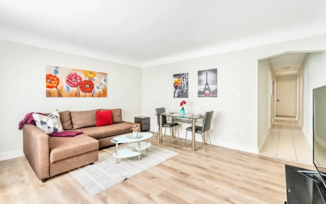 Spacious 1BR Apt With King Bed and Netflix Near Downtown