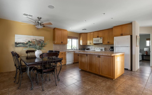 Monroe Estate in La Quinta