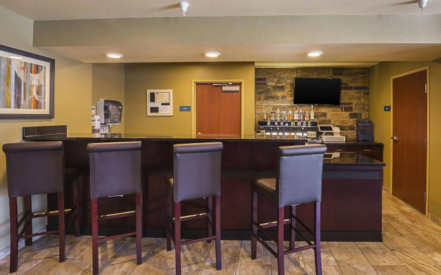 Cobblestone Inn & Suites - Lakin