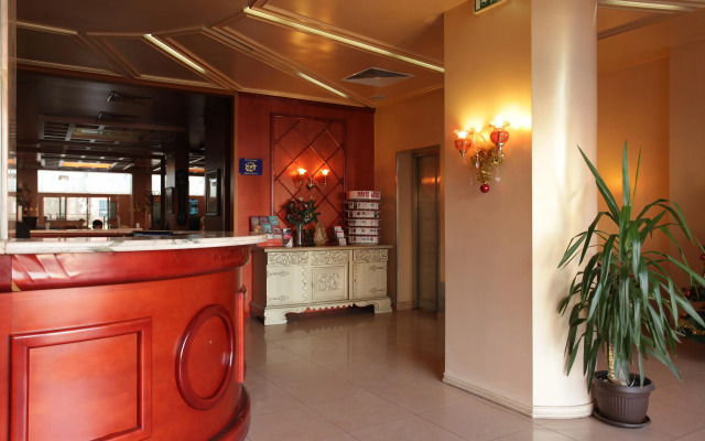 Central Plaza Hotel