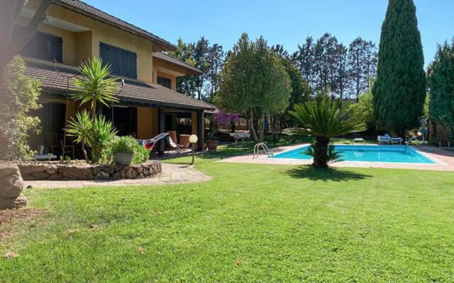 DOMUS 81 Villa nel verde a nord della Sardegna