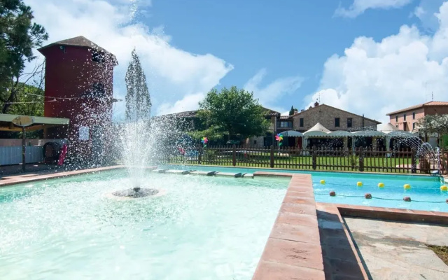 Farmhouse by Lake Trasimeno With Pool