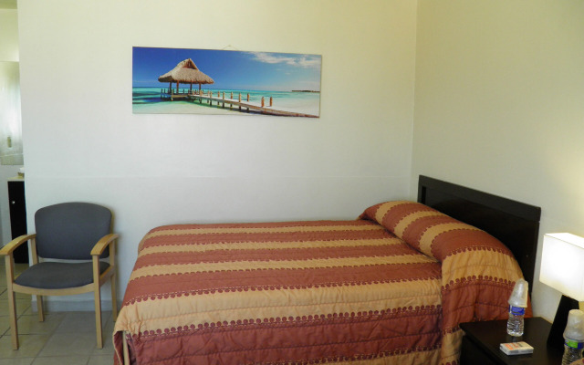 Seaside Hotel & Victor's RV Park