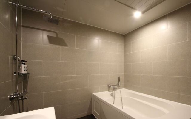 Calm Rest Hotel Busan Sasang