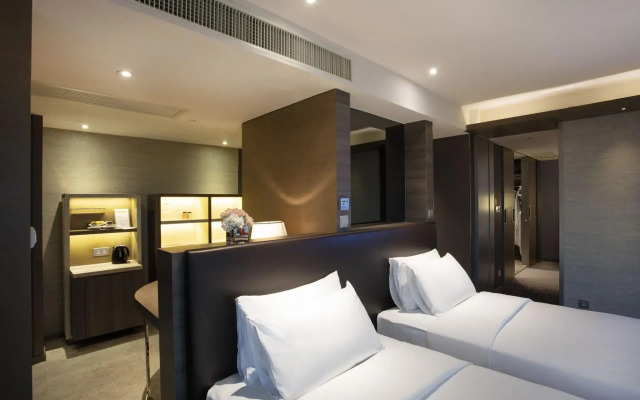 Royal Plaza Hotel