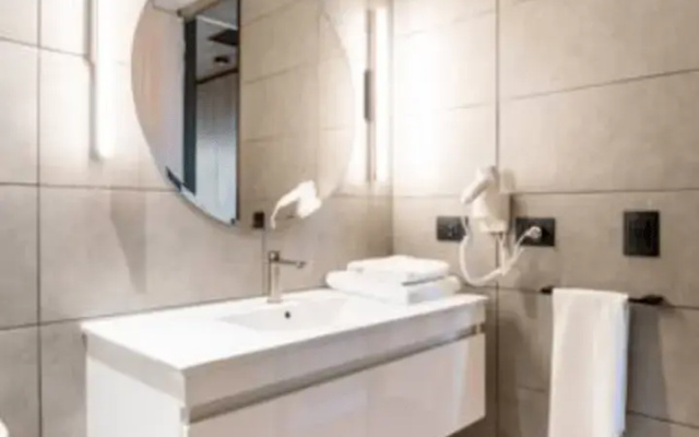 Zip Housing Los Trapenses
