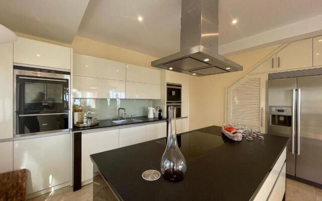 Villa Olga MARBELLA- GOLDEN MILE -Breathtaking SEA VIEW- PRIVATE POOL