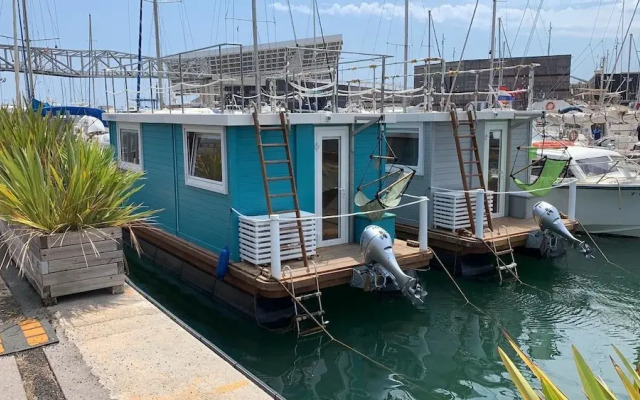 Vintage Classic 70s Boat!