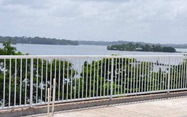 Lake Nest Bolgoda Resort