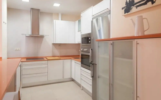 Chamberi Scene 2 Bedroom Home in Chamberi