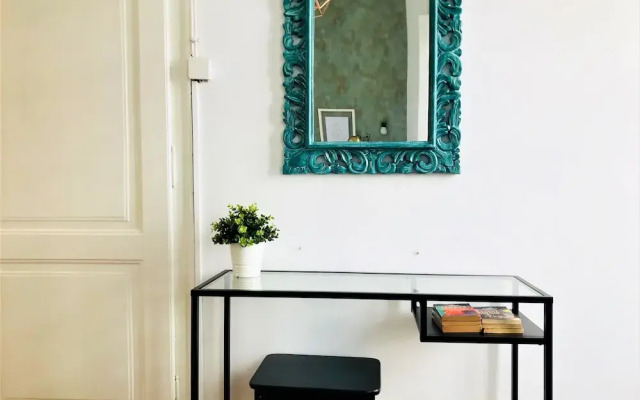 Charming Flat with Great Terrace, Best Location