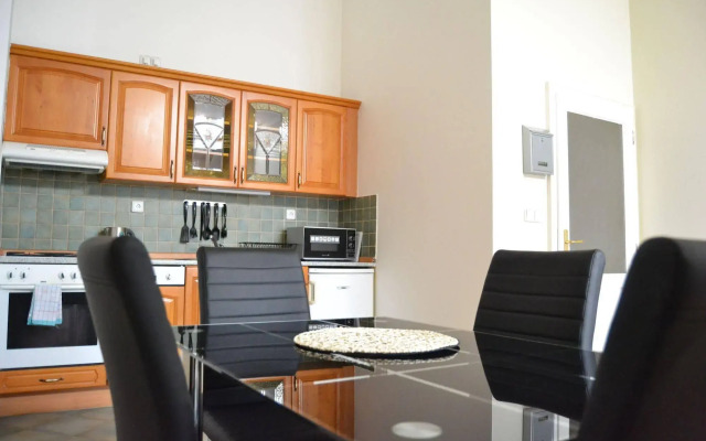 Melantrich Apartments
