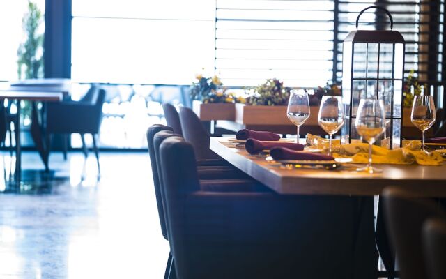 Royal Comfort Suites