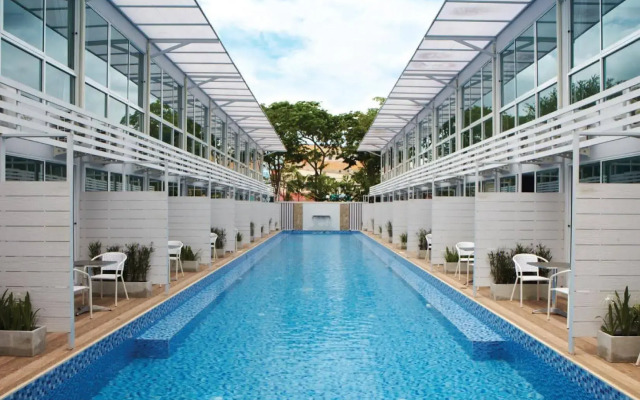 Pool House Service Residence