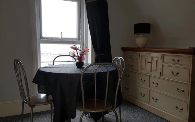 Sleeps 6 Fantastic Views