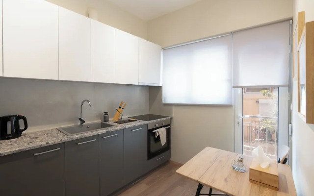 Classic Apartment in Piraeus, walk to Zeas Marina