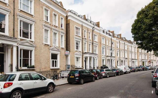 The Eardley Crescent Apartment - BAJ