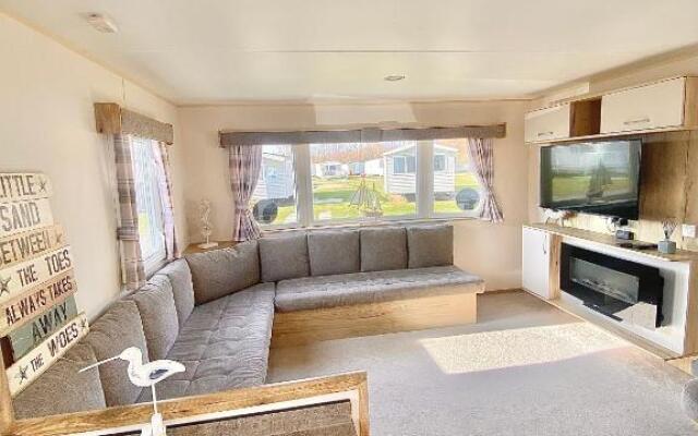 Thorpe Park Cleethorpes Caravan at Lakeside 84