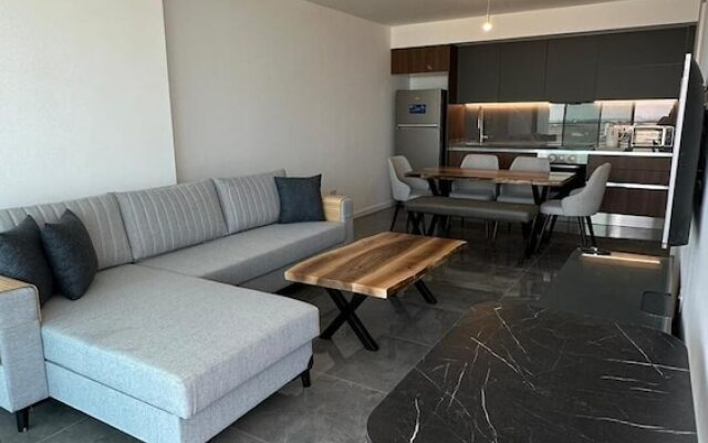 9 Grand Sapphire 2 Bed 2 Bath Pool Beach