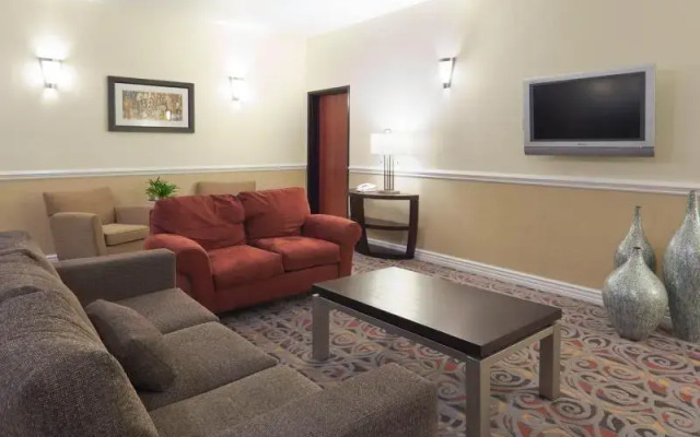 Holiday Inn Express Bakersfield Central