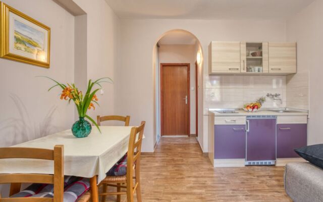 Apartment Daria Como 40512