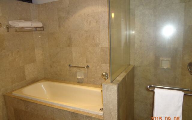 Raintree Apartment Suites at Times Square