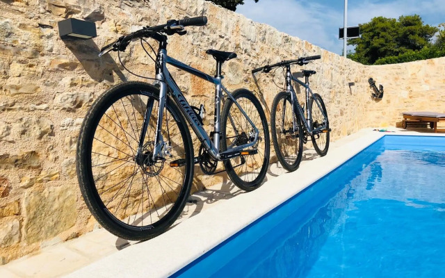 House Sidro, Stari Grad