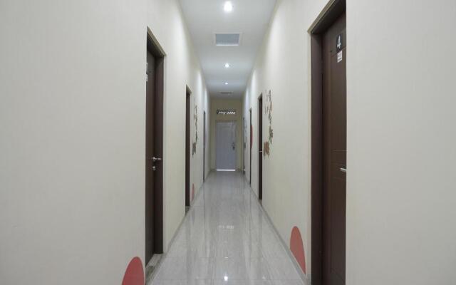 Super OYO 90033 DeHome Family