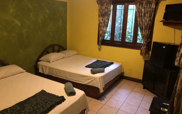 Tasty Dayz Hostel