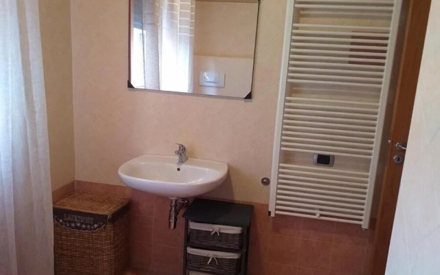 Room in Guest Room - Camera Rosa Appartamento Quadrifoglio