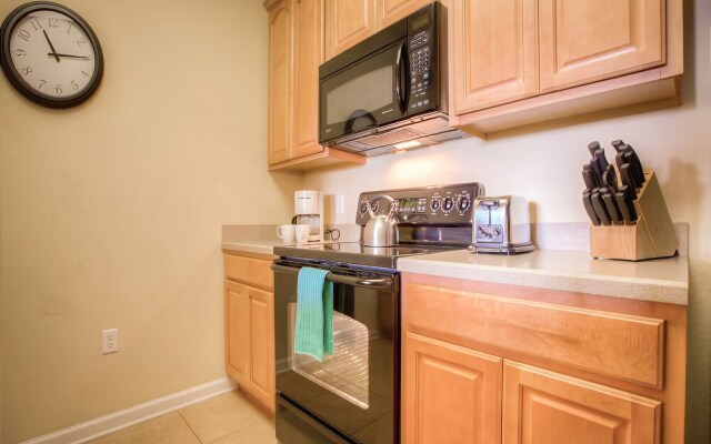 Top-floor Condo, Near Universal &convention Ctr