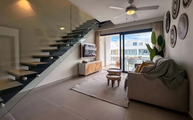 4 Bedroom Beach Penthouse w Private Rooftop