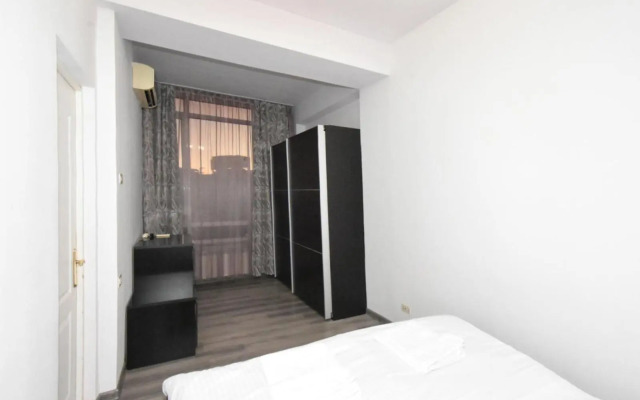 Northern Avenue, 1 bedroom Modern, Renovated apartment HH999