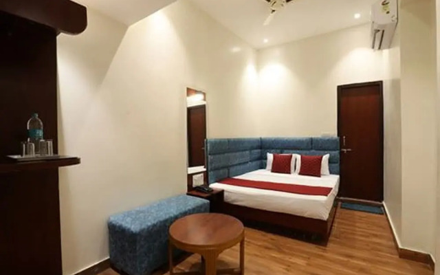 Hotel Amrit