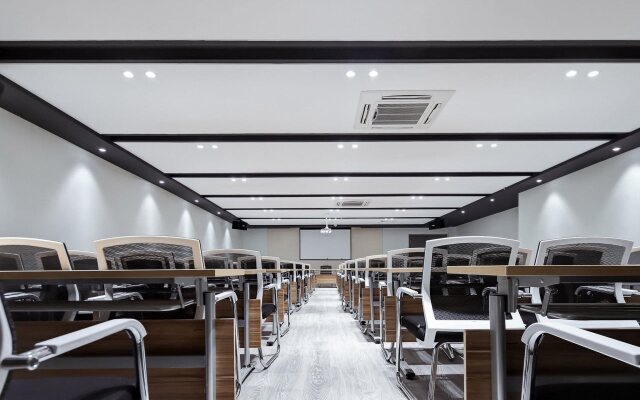 ibis Styles Nanjing Xingang Development Zone Hotel