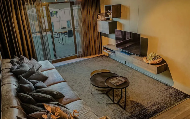 Hillhouse 302 - Near Two Oceans Aquarium