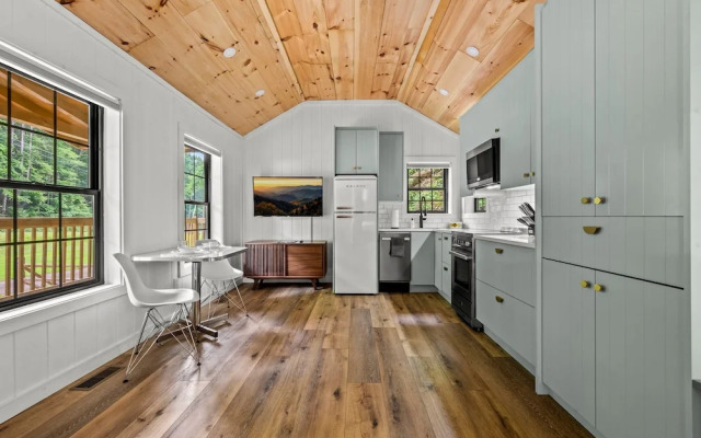 Gburg Pet-friendly Studio Cabin 5 Firepit Games