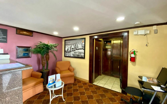 Super 8 by Wyndham Shawnee