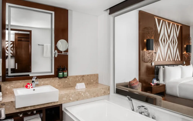 Crowne Plaza Fiji Nadi Bay Resort & Spa by IHG