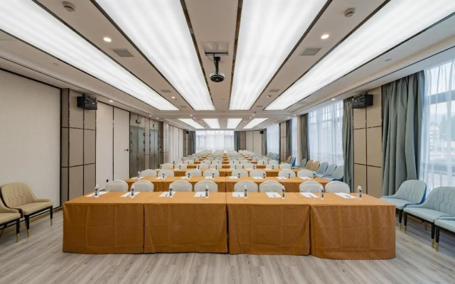 Rezen Hotel Wansheng International