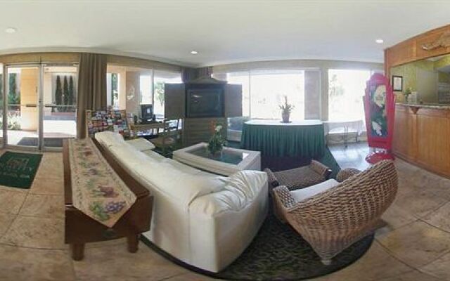 Vallejo Inn & Suites