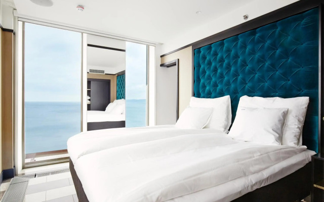 Vox Hotel