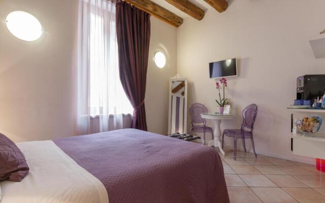 Giardino Giusti House & Court