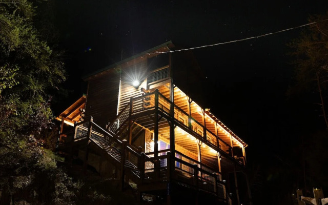 Smokies Couple Getaway